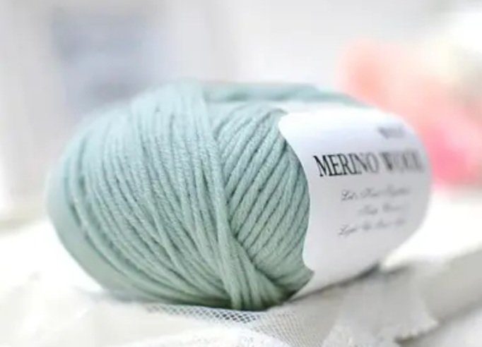Пряжа Меринос 100% Merino Wool №220 100 грамм 125 метров
